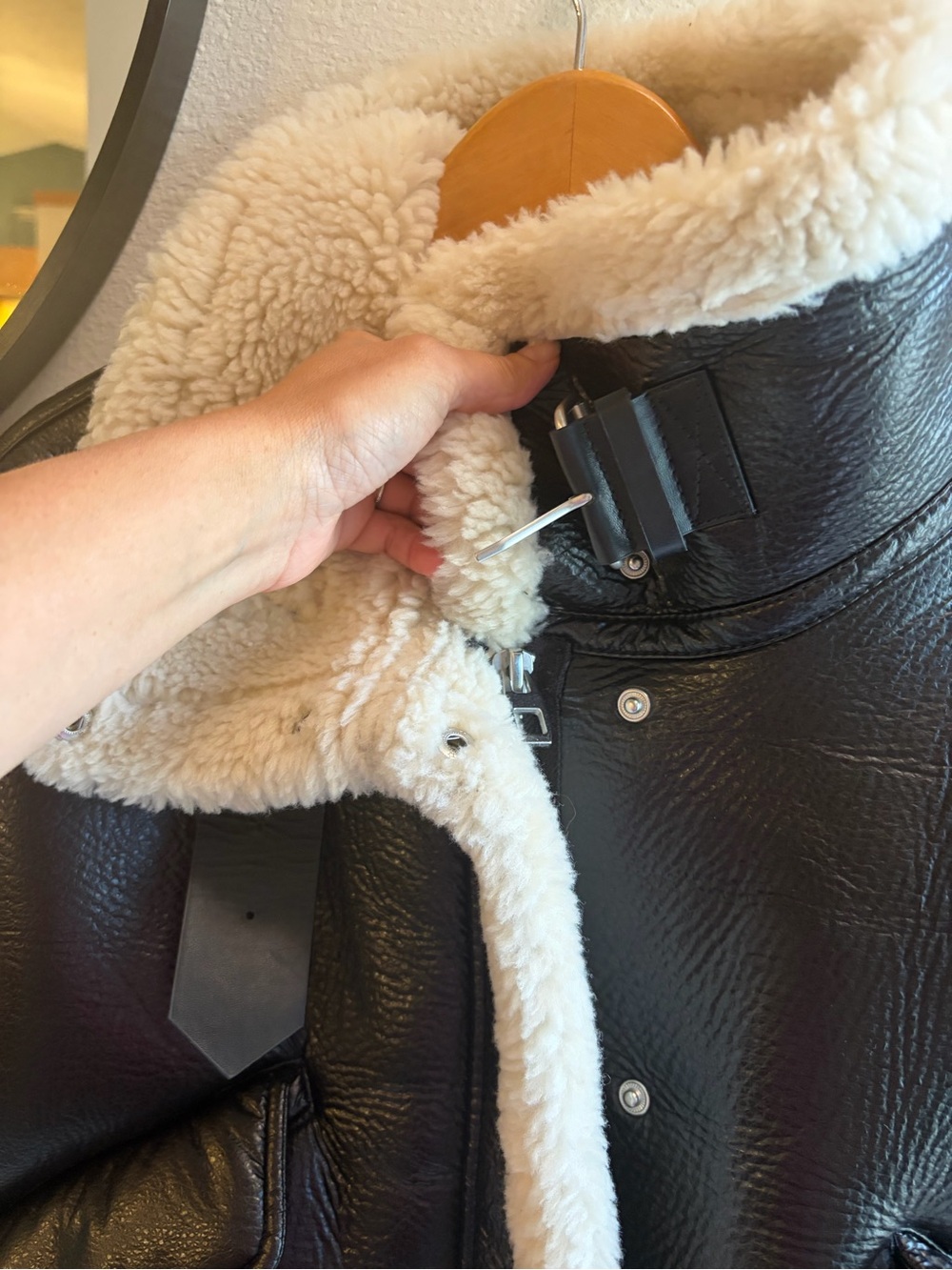 ZARA Black Faux Leather Cream Fleece Lined Sz Small Blogger Favorite - Picture 7 of 10